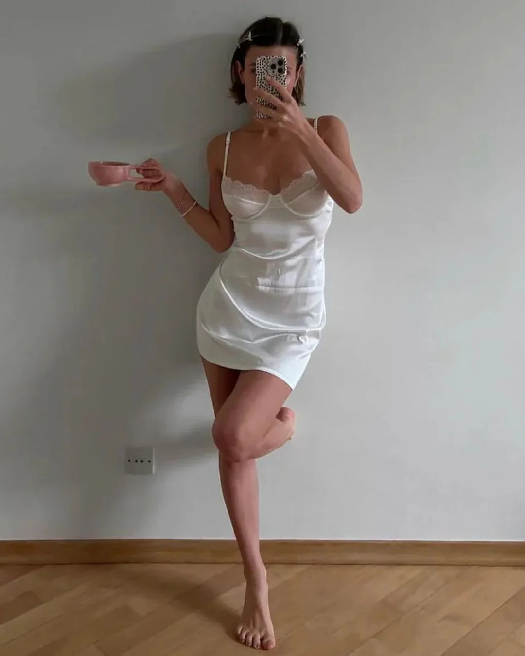 Amelia's Nightdress - Image 3